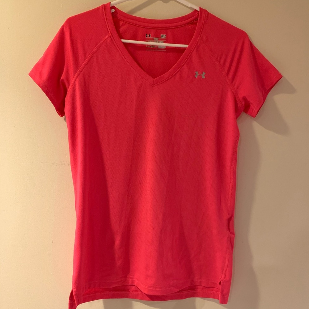 NWOT Under Armour Size S Fitted Pink Workout Shirt